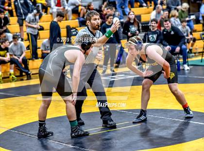 Thumbnail 1 in Shawnee Mission West Invitational photogallery.