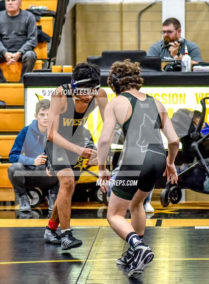 Thumbnail 3 in Shawnee Mission West Invitational photogallery.
