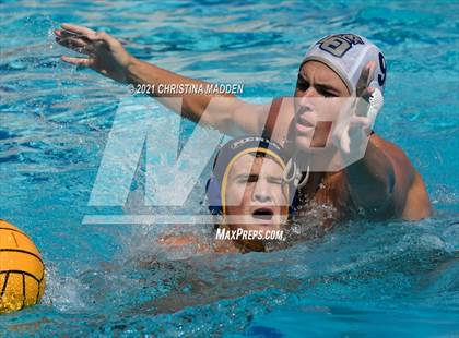 Thumbnail 1 in Los Osos vs. Menlo School photogallery.
