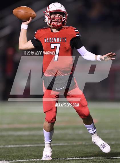 Thumbnail 2 in Olmsted Falls @ Wadsworth (OHSAA D2 Regional Quarterfinal) photogallery.