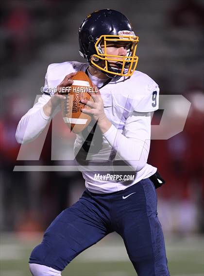 Thumbnail 3 in Olmsted Falls @ Wadsworth (OHSAA D2 Regional Quarterfinal) photogallery.