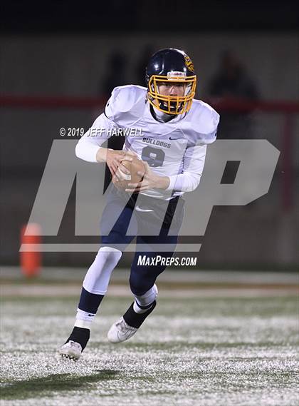 Thumbnail 2 in Olmsted Falls @ Wadsworth (OHSAA D2 Regional Quarterfinal) photogallery.