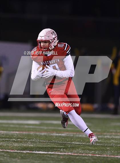 Thumbnail 3 in Olmsted Falls @ Wadsworth (OHSAA D2 Regional Quarterfinal) photogallery.