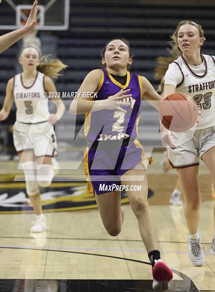 Thumbnail 1 in Lyon County vs Strafford (Norm Stewart Classic) photogallery.