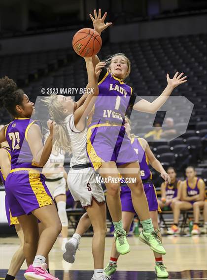 Thumbnail 2 in Lyon County vs Strafford (Norm Stewart Classic) photogallery.