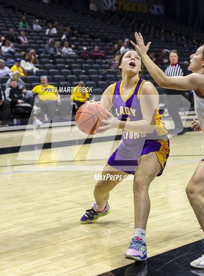 Thumbnail 3 in Lyon County vs Strafford (Norm Stewart Classic) photogallery.