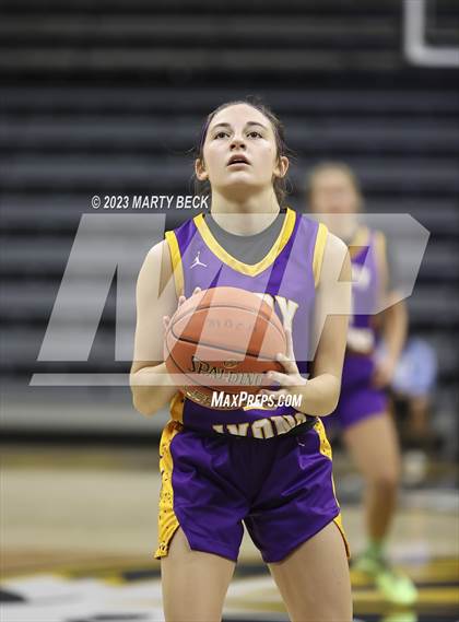 Thumbnail 1 in Lyon County vs Strafford (Norm Stewart Classic) photogallery.