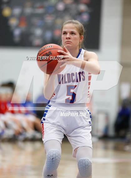 Thumbnail 3 in Carbon vs. Richfield (UHSAA 3A Quarterfinal) photogallery.