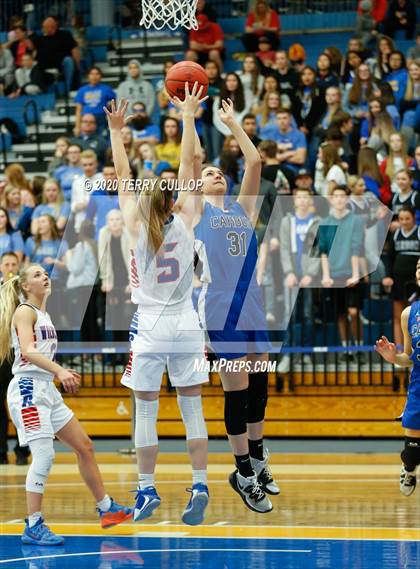 Thumbnail 3 in Carbon vs. Richfield (UHSAA 3A Quarterfinal) photogallery.