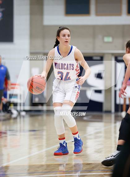 Thumbnail 1 in Carbon vs. Richfield (UHSAA 3A Quarterfinal) photogallery.