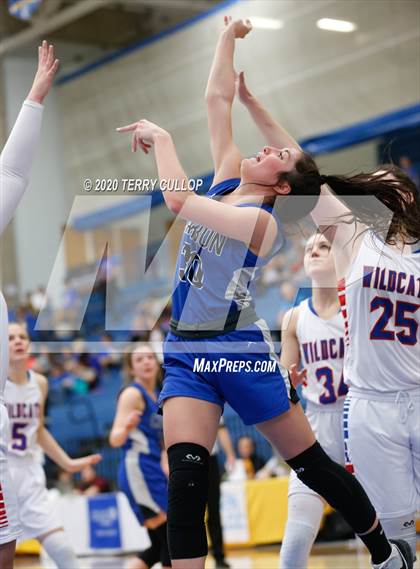 Thumbnail 2 in Carbon vs. Richfield (UHSAA 3A Quarterfinal) photogallery.