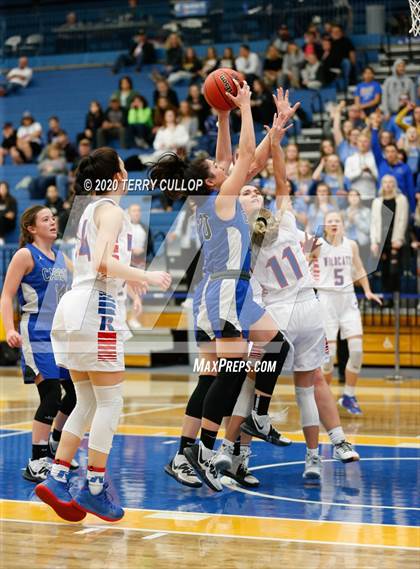 Thumbnail 3 in Carbon vs. Richfield (UHSAA 3A Quarterfinal) photogallery.