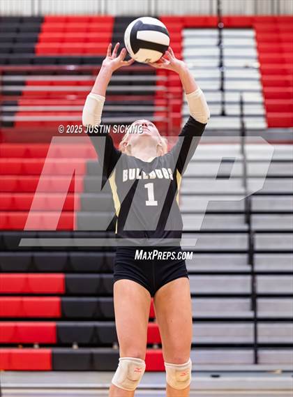 Thumbnail 1 in Lapel vs. Sheridan photogallery.