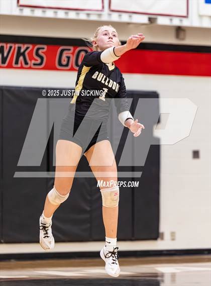 Thumbnail 2 in Lapel vs. Sheridan photogallery.