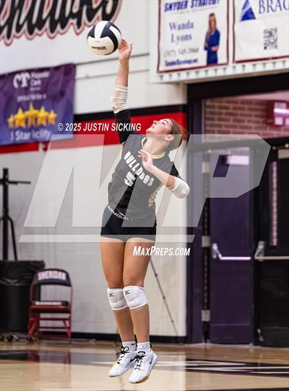 Thumbnail 3 in Lapel vs. Sheridan photogallery.