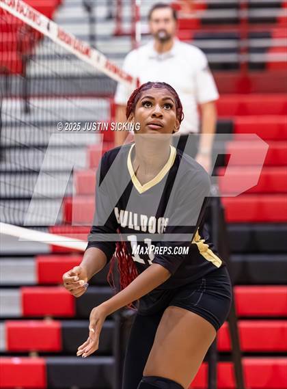 Thumbnail 2 in Lapel vs. Sheridan photogallery.