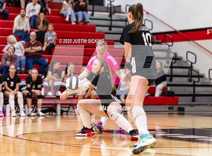 Thumbnail 2 in Lapel vs. Sheridan photogallery.