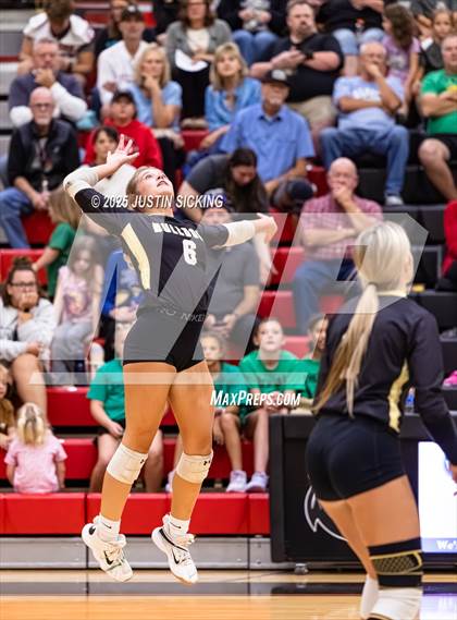 Thumbnail 3 in Lapel vs. Sheridan photogallery.
