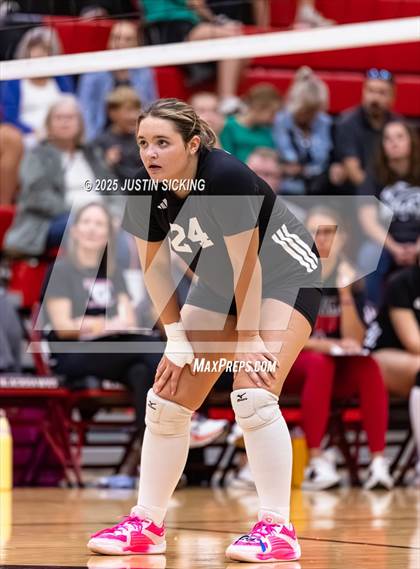 Thumbnail 1 in Lapel vs. Sheridan photogallery.