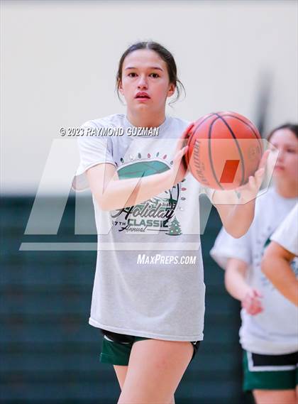 Thumbnail 2 in Tulare Union vs. Reedley photogallery.