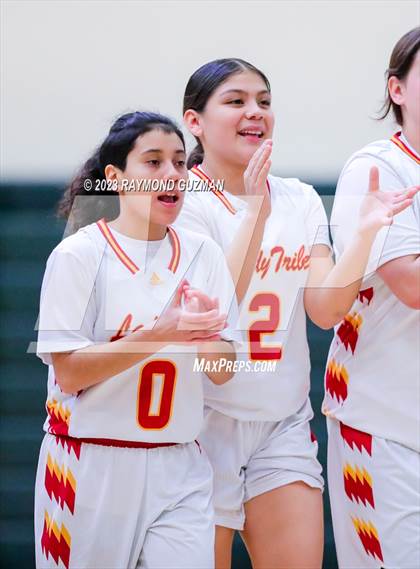 Thumbnail 3 in Tulare Union vs. Reedley photogallery.