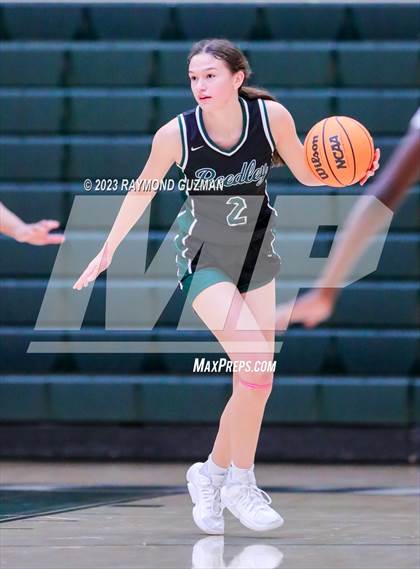 Thumbnail 2 in Tulare Union vs. Reedley photogallery.