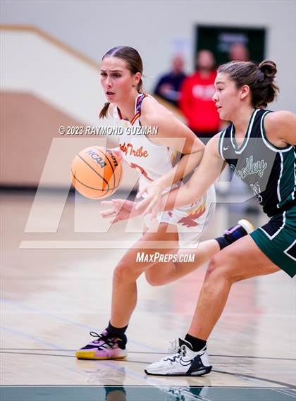 Thumbnail 2 in Tulare Union vs. Reedley photogallery.