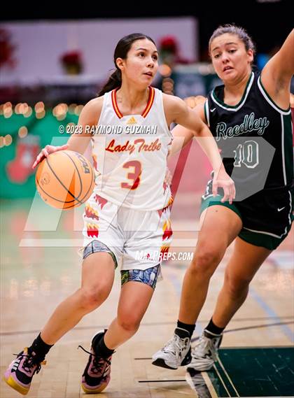 Thumbnail 3 in Tulare Union vs. Reedley photogallery.