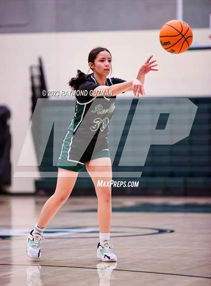 Thumbnail 3 in Tulare Union vs. Reedley photogallery.