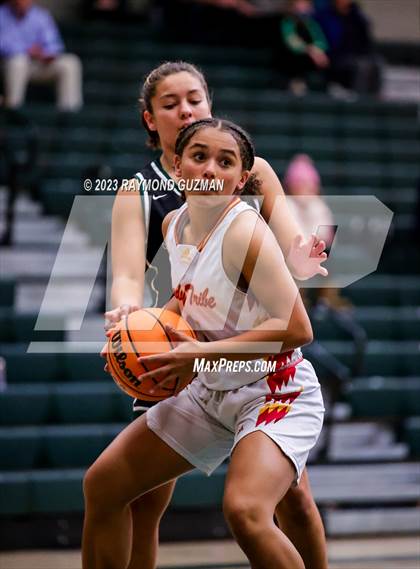 Thumbnail 1 in Tulare Union vs. Reedley photogallery.
