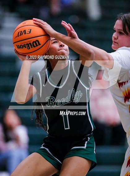 Thumbnail 2 in Tulare Union vs. Reedley photogallery.