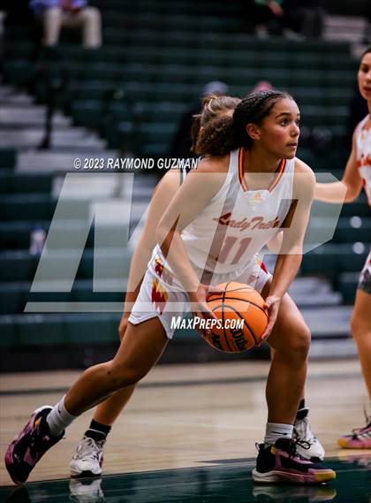 Thumbnail 3 in Tulare Union vs. Reedley photogallery.