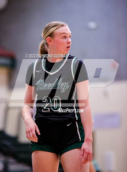 Thumbnail 2 in Tulare Union vs. Reedley photogallery.
