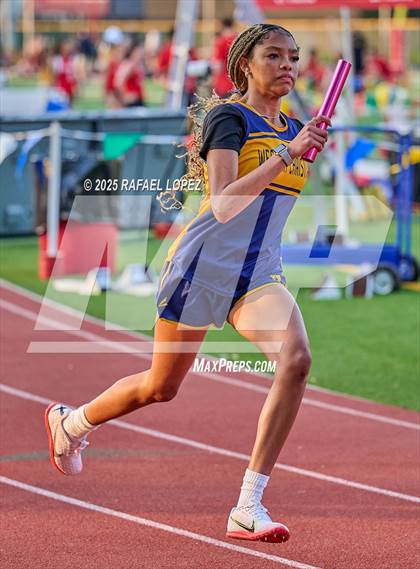 Thumbnail 1 in Eagle No Tax Relays (4x200M) photogallery.