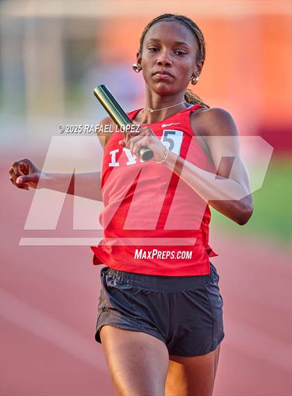 Thumbnail 1 in Eagle No Tax Relays (4x200M) photogallery.
