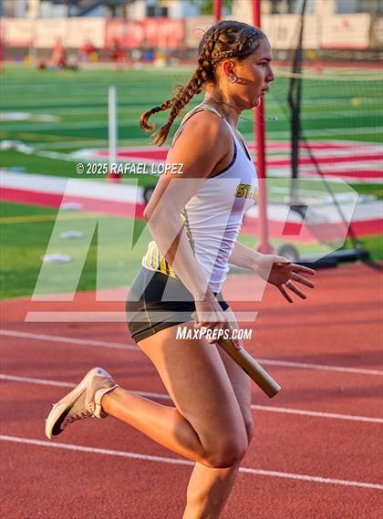 Thumbnail 3 in Eagle No Tax Relays (4x200M) photogallery.