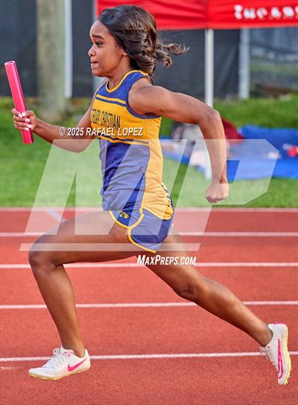 Thumbnail 2 in Eagle No Tax Relays (4x200M) photogallery.