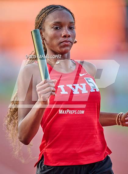Thumbnail 1 in Eagle No Tax Relays (4x200M) photogallery.