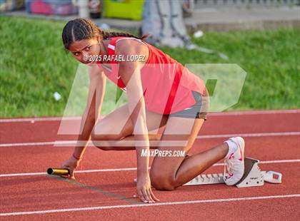 Thumbnail 1 in Eagle No Tax Relays (4x200M) photogallery.