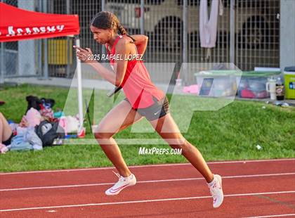 Thumbnail 2 in Eagle No Tax Relays (4x200M) photogallery.