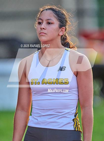 Thumbnail 1 in Eagle No Tax Relays (4x200M) photogallery.