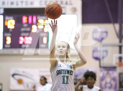 Thumbnail 2 in Southwest Academy vs Newark (OGBR Classic in the City) photogallery.