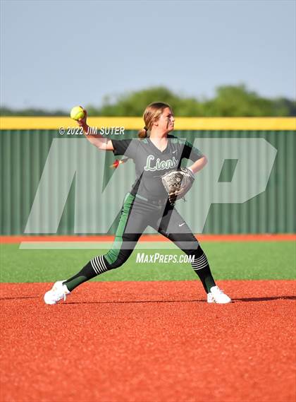 Thumbnail 1 in Troy vs Franklin (UIL 3A Area Playoff) photogallery.