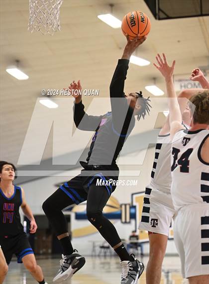 Thumbnail 1 in University vs. St. Margaret's (MLK Dream Classic) photogallery.