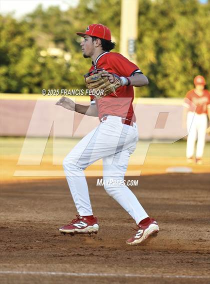 Thumbnail 1 in Lennard @ Strawberry Crest (Saladino) photogallery.