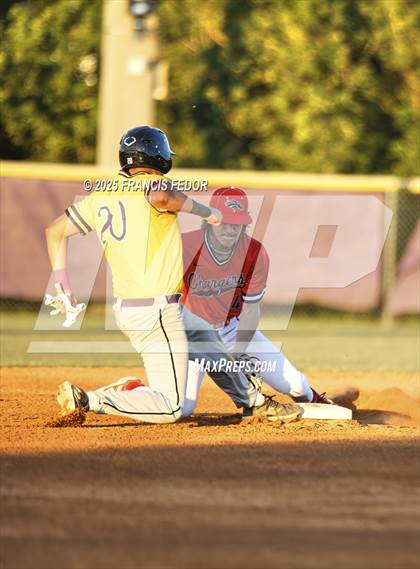 Thumbnail 1 in Lennard @ Strawberry Crest (Saladino) photogallery.