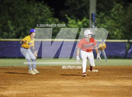 Thumbnail 1 in Lennard @ Strawberry Crest (Saladino) photogallery.