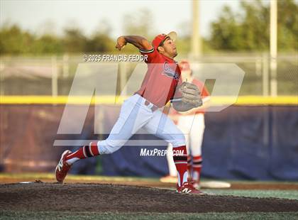 Thumbnail 1 in Lennard @ Strawberry Crest (Saladino) photogallery.