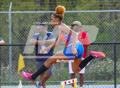 Thumbnail 1 in Bojangles Track and Field Classic (Girls Track Events) photogallery.
