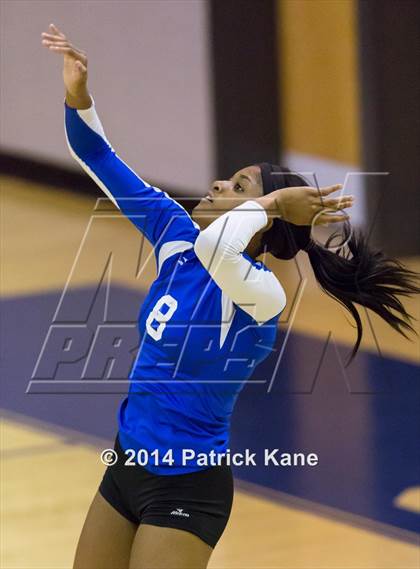 Thumbnail 1 in St. John's vs Tuscarora (Raider Rumble Invitational) photogallery.